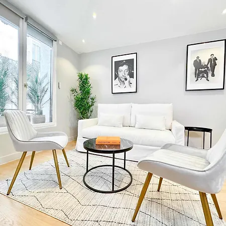 Spacious Flat For 4 - Eiffel Tower