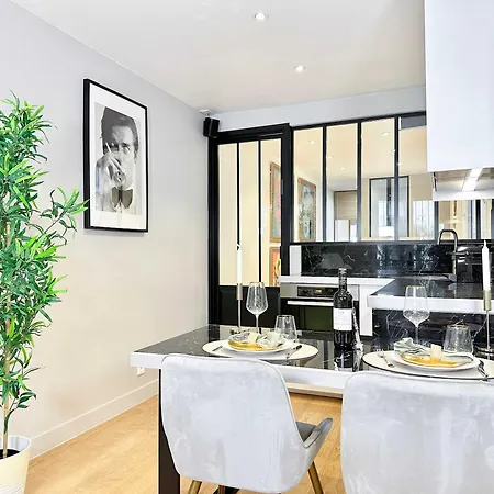 Apartmán Spacious Flat For 4 - Eiffel Tower *
