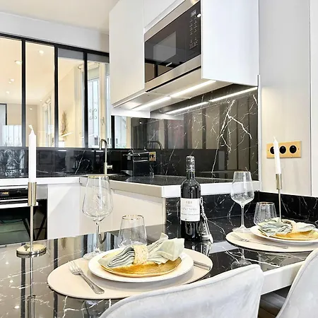 Spacious Flat For 4 - Eiffel Tower Apartmán *