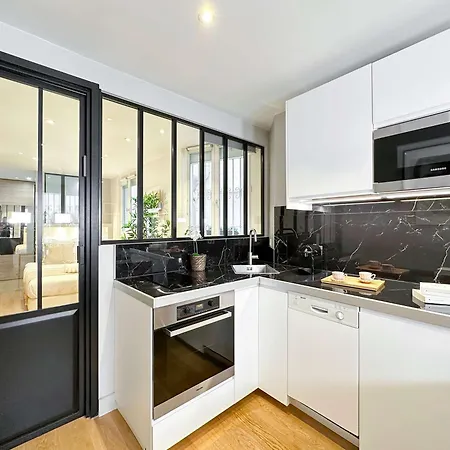Spacious Flat For 4 - Eiffel Tower *