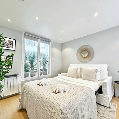 Spacious Flat For 4 - Eiffel Tower * Paříž