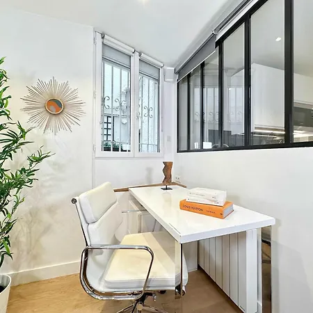 Spacious Flat For 4 - Eiffel Tower Apartmán