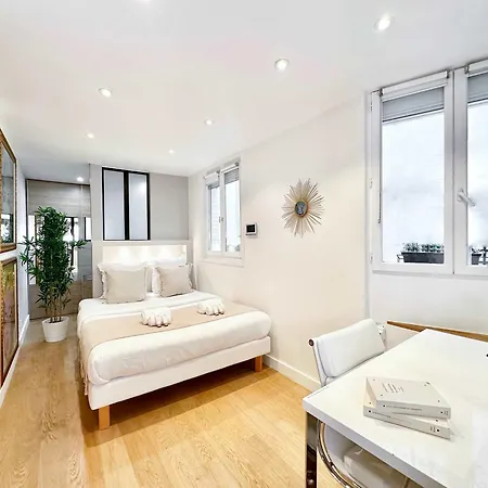Spacious Flat For 4 - Eiffel Tower