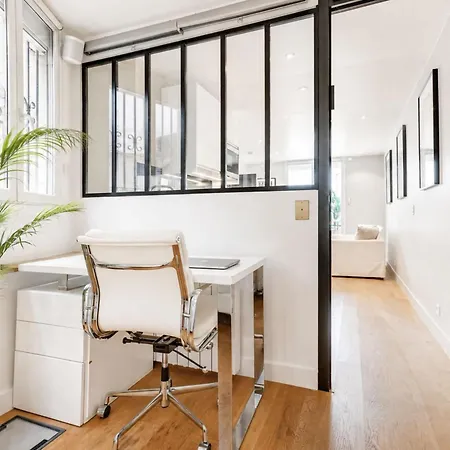 Spacious Flat For 4 - Eiffel Tower
